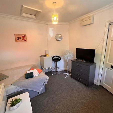 Studio London Hackney Near Homerton Hospital ภายนอก รูปภาพ