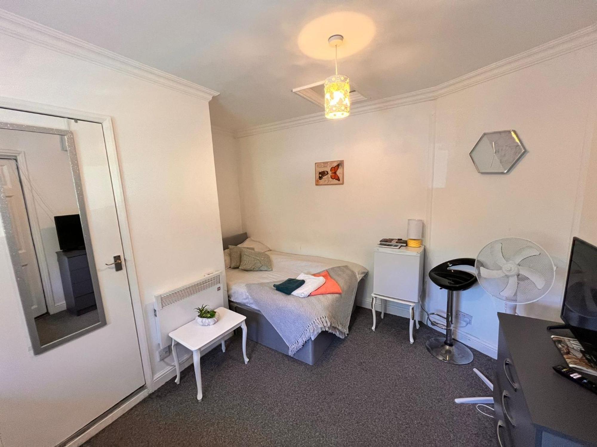 Studio London Hackney Near Homerton Hospital ภายนอก รูปภาพ